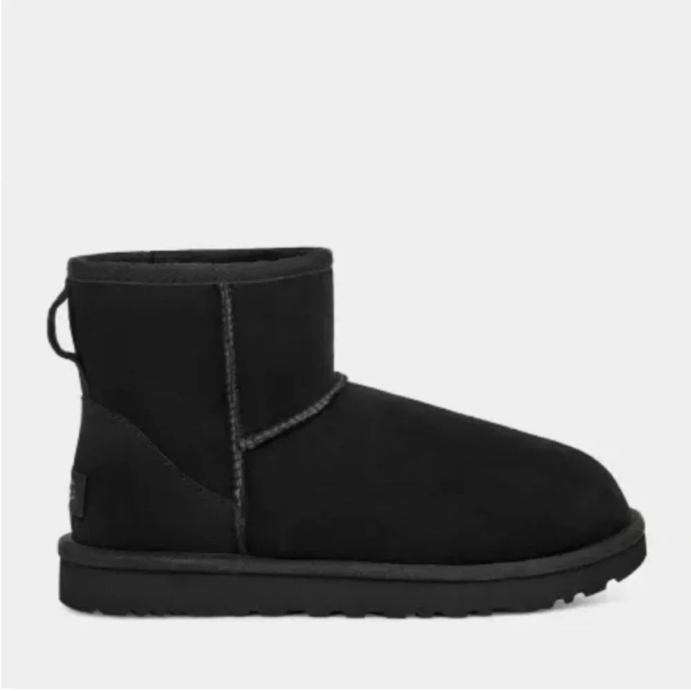 UGG Classic Mini II Boots in Black